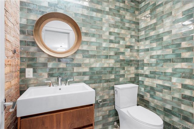 26 East Parkway 17, Scarsdale, NY 10583