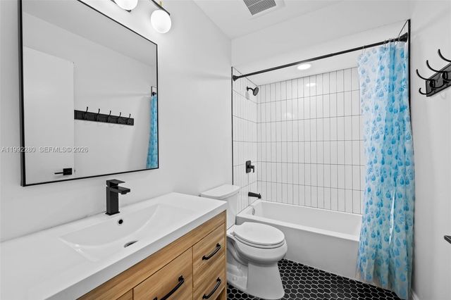 10997 Long Boat Dr, Cooper City, FL 33026