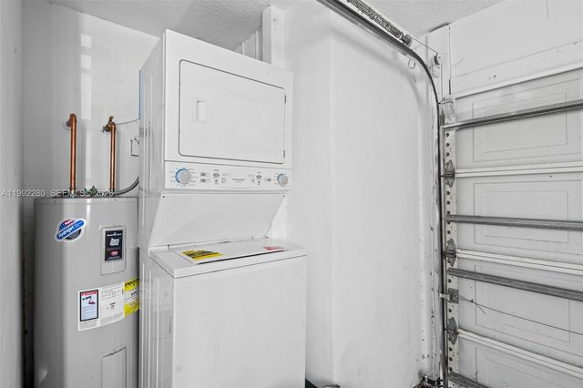 10997 Long Boat Dr, Cooper City, FL 33026