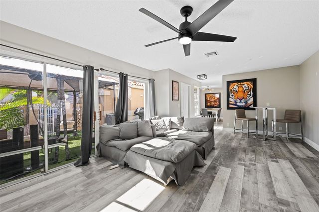 10997 Long Boat Dr, Cooper City, FL 33026