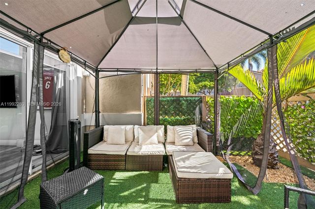 10997 Long Boat Dr, Cooper City, FL 33026