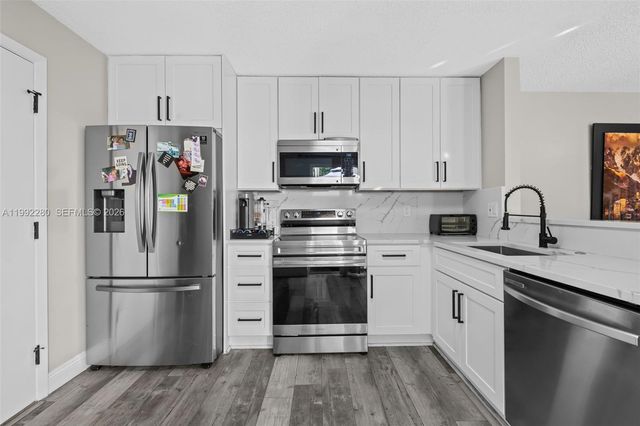 10997 Long Boat Dr, Cooper City, FL 33026