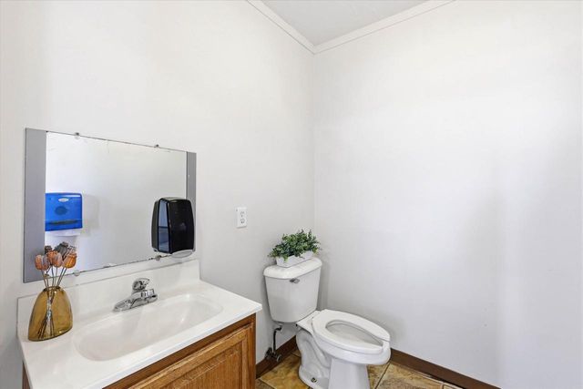 1224 S COMMERCIAL STREET, Neenah, WI 54956