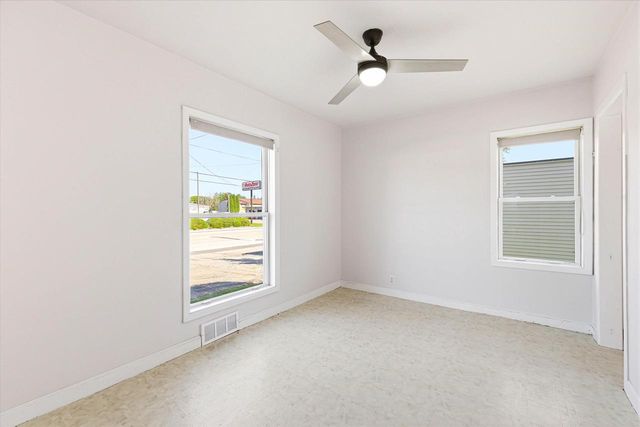 1224 S COMMERCIAL STREET, Neenah, WI 54956