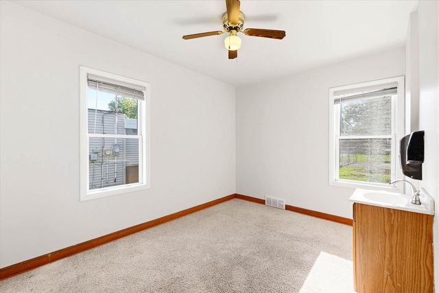 1224 S COMMERCIAL STREET, Neenah, WI 54956