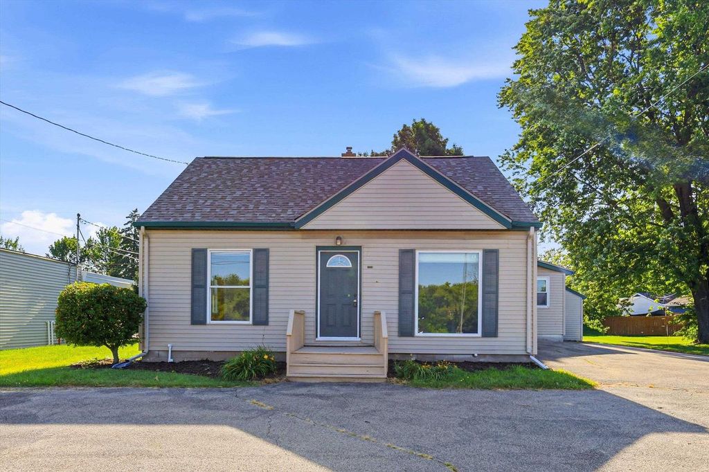1224 S COMMERCIAL STREET, Neenah, WI 54956