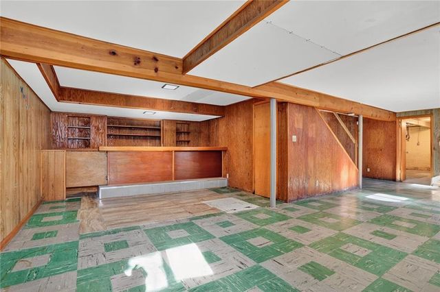 6501 Oak Drive, Kansas City, KS 66104