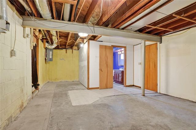 6501 Oak Drive, Kansas City, KS 66104