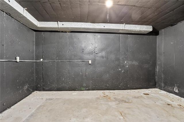 6501 Oak Drive, Kansas City, KS 66104