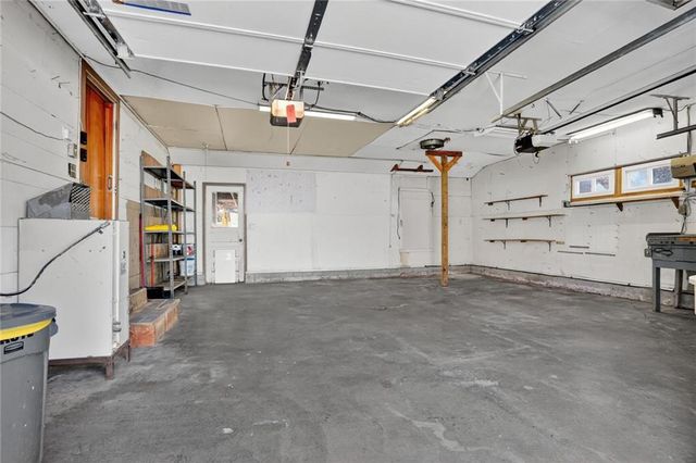 6501 Oak Drive, Kansas City, KS 66104