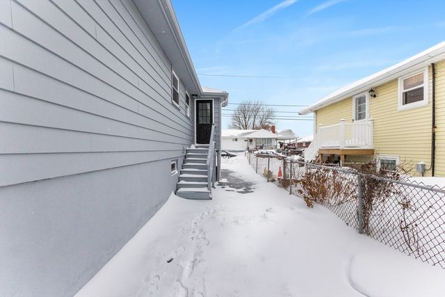 89 Sigourney St, Revere, MA 02151