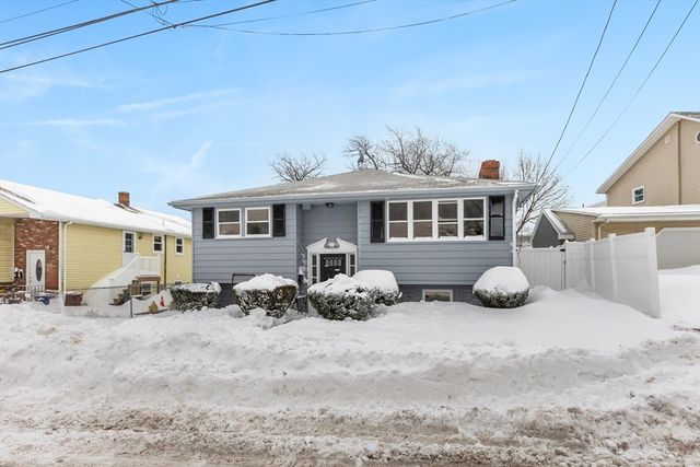 89 Sigourney St, Revere, MA 02151
