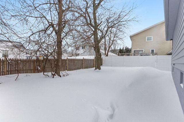 89 Sigourney St, Revere, MA 02151