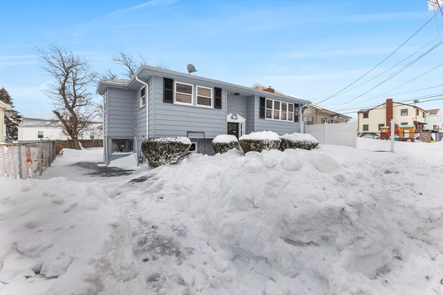 89 Sigourney St, Revere, MA 02151