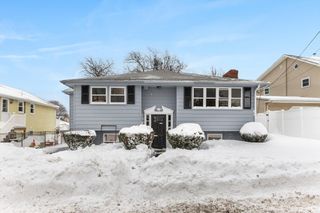 89 Sigourney St, Revere, MA 02151