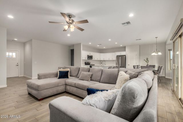 8827 W TINAJAS Drive, Arizona City, AZ 85123