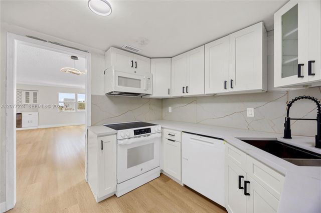3301 Spanish Moss Terrace 803, Lauderhill, FL 33319