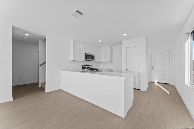 325 Kayden Court, Marion, TX 78124