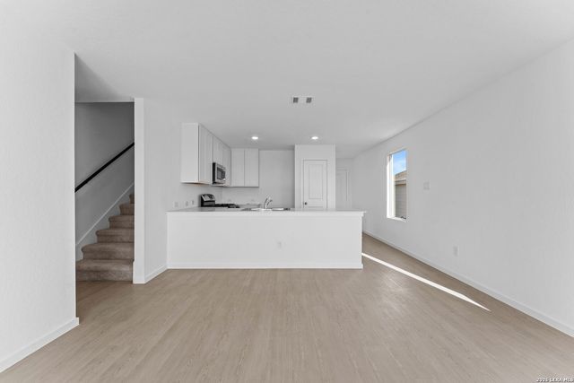 325 Kayden Court, Marion, TX 78124