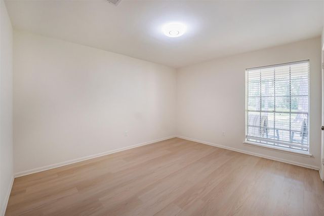 635 Chapel Hill Drive, Conroe, TX 77302