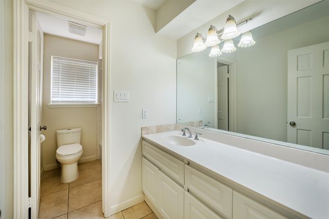 635 Chapel Hill Drive, Conroe, TX 77302