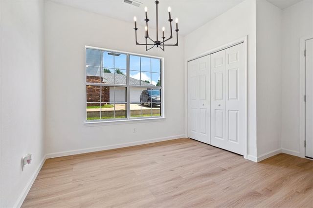 5721 W Legacy Street, Fayetteville, AR 72704