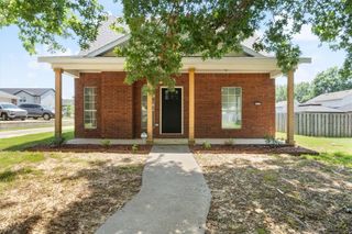 5721 W Legacy Street, Fayetteville, AR 72704