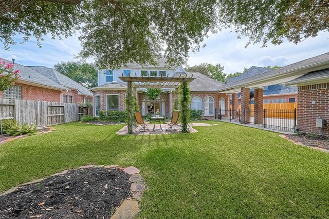 13719 Ashley Run, Houston, TX 77077