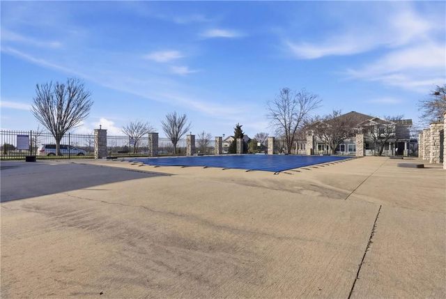 11761 S Roundtree Street, Olathe, KS 66061