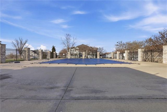 11761 S Roundtree Street, Olathe, KS 66061