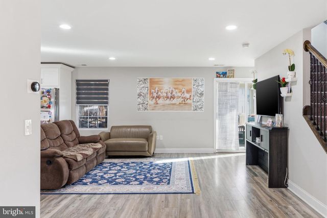 32 RUSTLEAF LN, Levittown, PA 19055