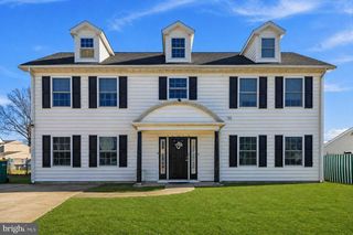 32 RUSTLEAF LN, Levittown, PA 19055