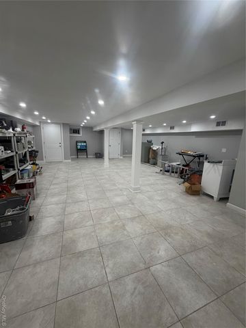 2410 Boston post Road, Larchmont, NY 10538