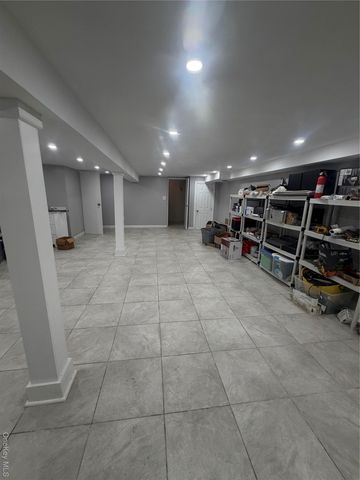 2410 Boston post Road, Larchmont, NY 10538