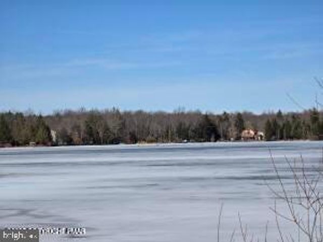 8111 COCO DR, Pocono Summit, PA 18346