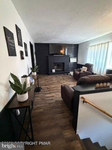 8111 COCO DR, Pocono Summit, PA 18346