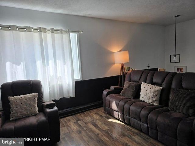 8111 COCO DR, Pocono Summit, PA 18346