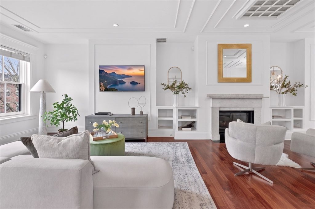 65 Rutland St PH3, Boston, MA 02118