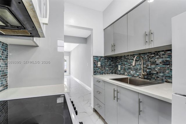 635 8th St 205, Miami Beach, FL 33139