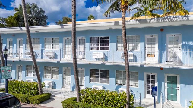 635 8th St 205, Miami Beach, FL 33139