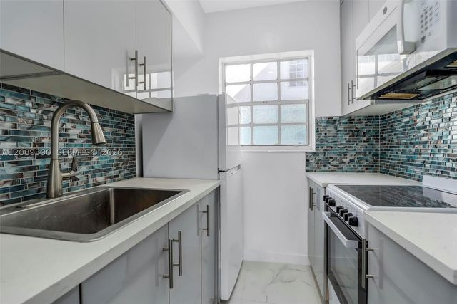 635 8th St 205, Miami Beach, FL 33139