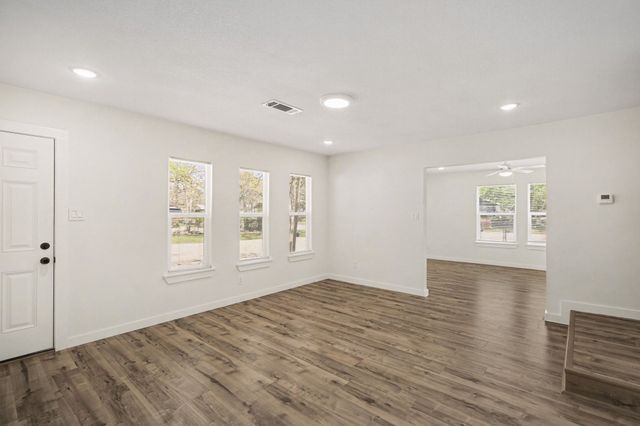 5318 Trentman Street, Fort Worth, TX 76119