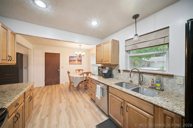 205 W Baton Rouge Street, Broken Arrow, OK 74011