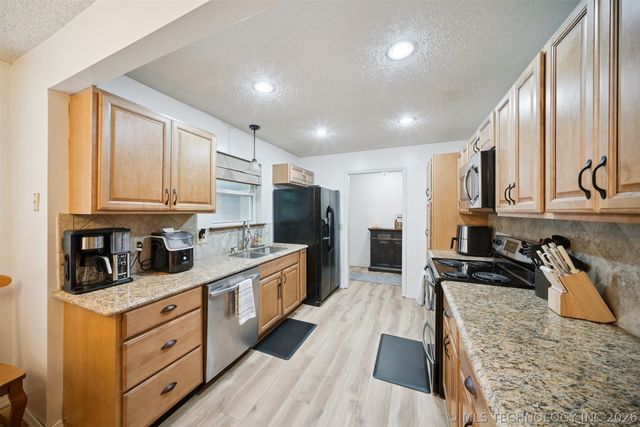 205 W Baton Rouge Street, Broken Arrow, OK 74011