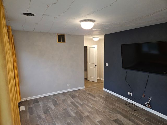 1 Linden Court, South Elgin, IL 60177