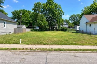 2136 Charter Street, Lincoln Park, MI 48146
