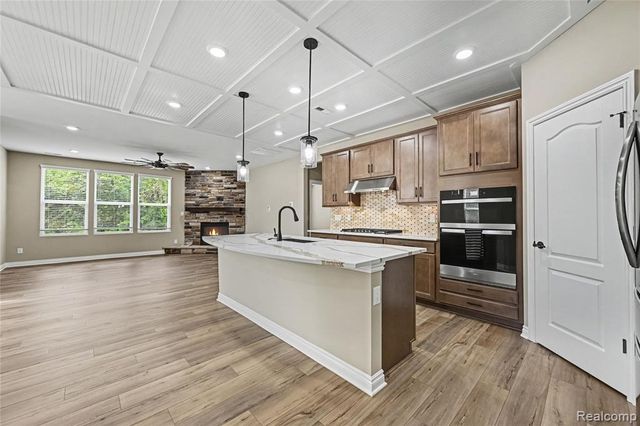 5224 Lewiston Road, Canton, MI 48188