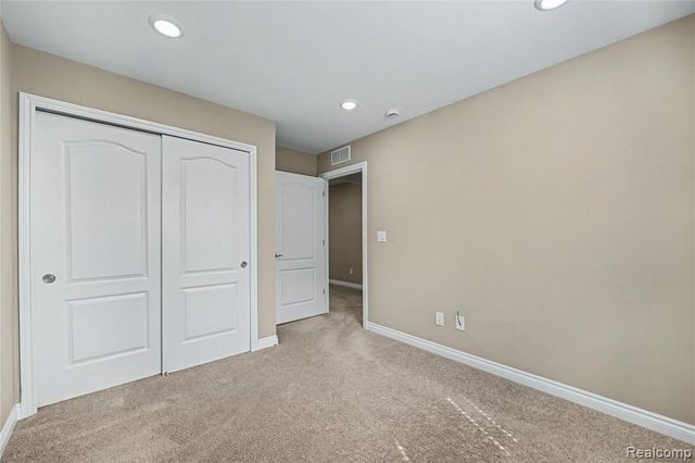 5224 Lewiston Road, Canton, MI 48188