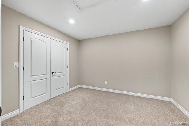 5224 Lewiston Road, Canton, MI 48188