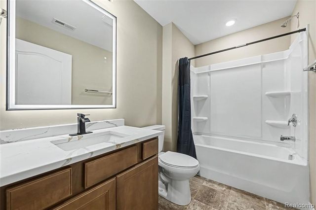 5224 Lewiston Road, Canton, MI 48188